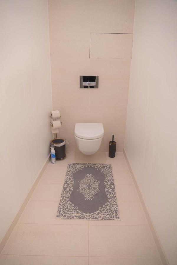 Restify10 - Skyline View - Fitness - Garge - Modern Appartement Wenen