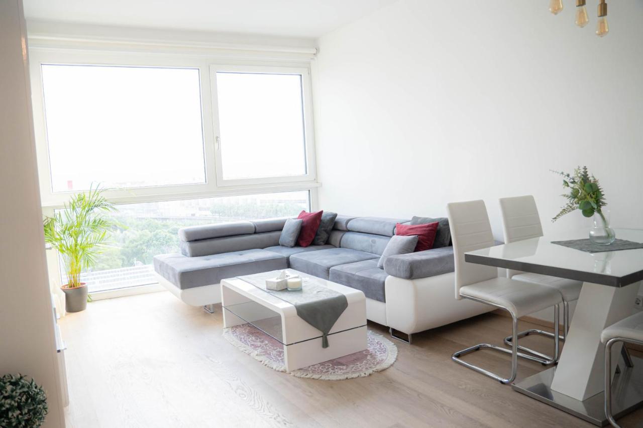 Restify10 - Skyline View - Fitness - Garge - Modern Appartement